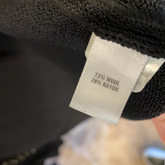 At John’s Navy Knit Blazer Size 4 - Picture 6 of 6